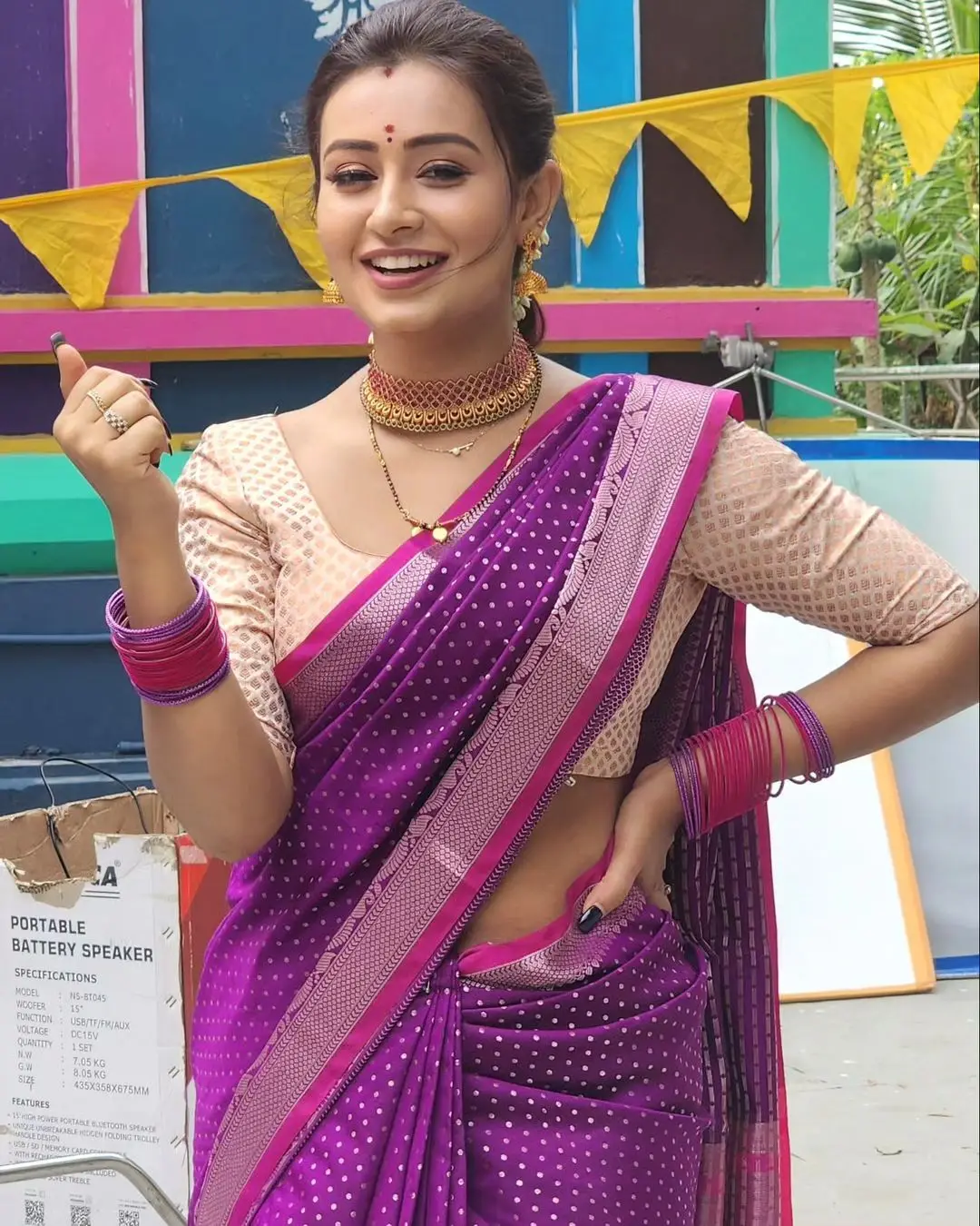 Deepa Jagadeesh Wearing Beautiful Earrings Jewellery Violet Saree Pink Blouse